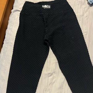 Booty by Brabants cropped crocco skin leggings. Size curvy. Black.